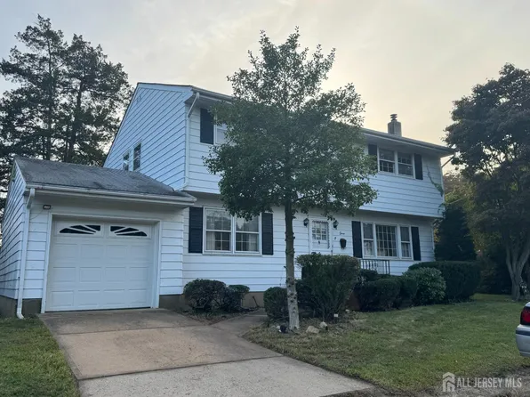 7 Walnut St, East Brunswick, NJ 08816