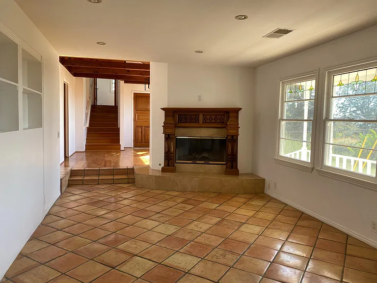 102 Santa Cruz Way — Photo 3