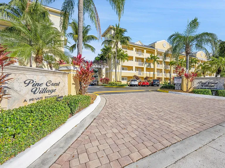 1515 E Broward Blvd #227 — Photo 30