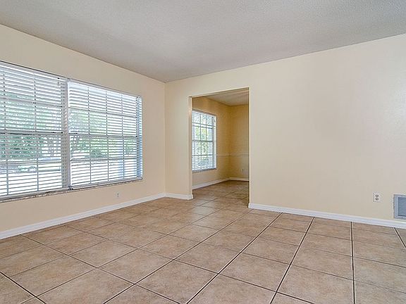 5th image of 294 Carib Ln