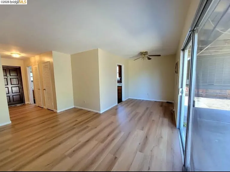 2120 Knox Ave — Photo 5