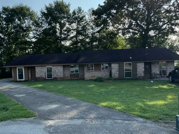 4716 Metro Park Ln #B, Hixson, TN 37343
