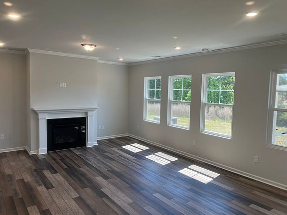 4th image of 5702 Woodlawn Dr