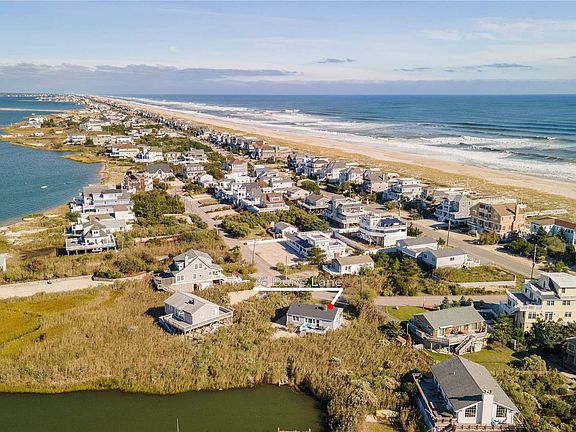 2nd image of 36 Dune Ln