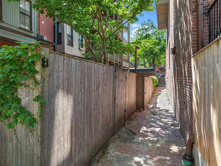 30 Dartmouth St #1 — Photo 18