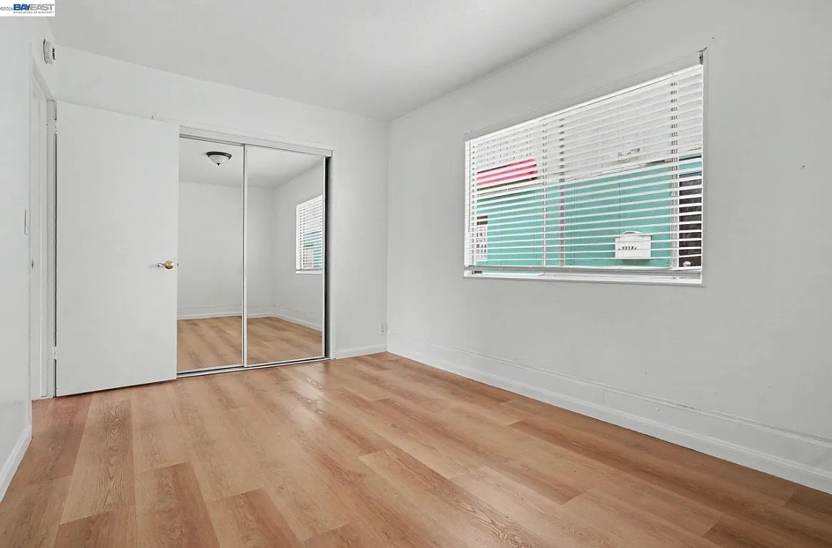2 bed, 850 sqft, $2,750 — Photo 3