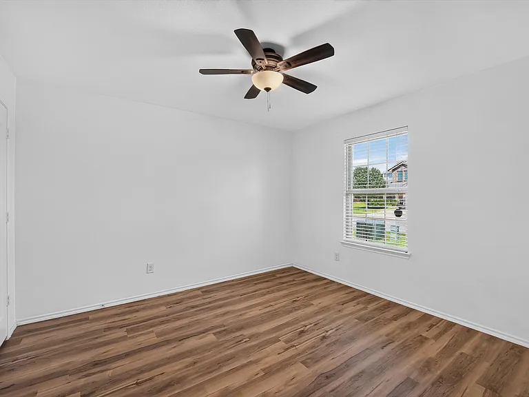 1304 Pampa Grass Dr — Photo 11
