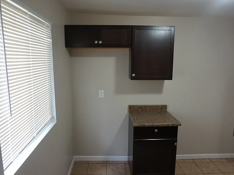 29134 Glenwood St — Photo 15