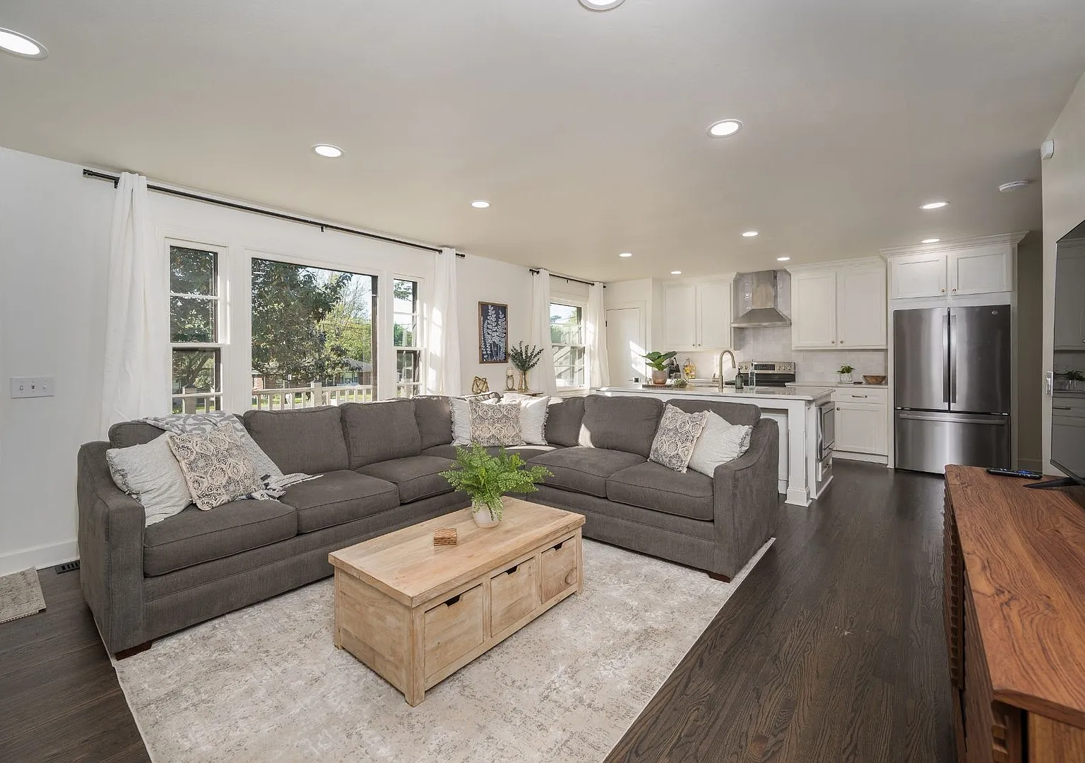 Fully Renovated Single Level Ranch With An Abundance Of Outdoor Space And Parking — Photo 3