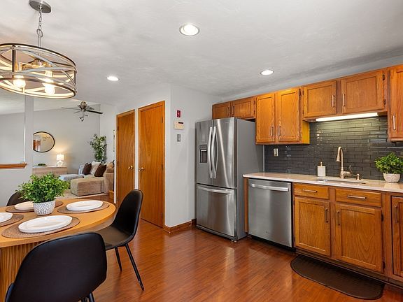 4th image of 50 Emory St