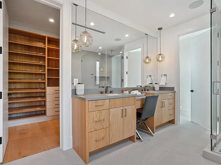 4425 Morse Ave — Photo 43