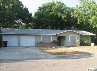 511 Milam St, Luling, TX 78648