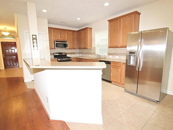 3rd image of 7922 Summit Cliff Ct