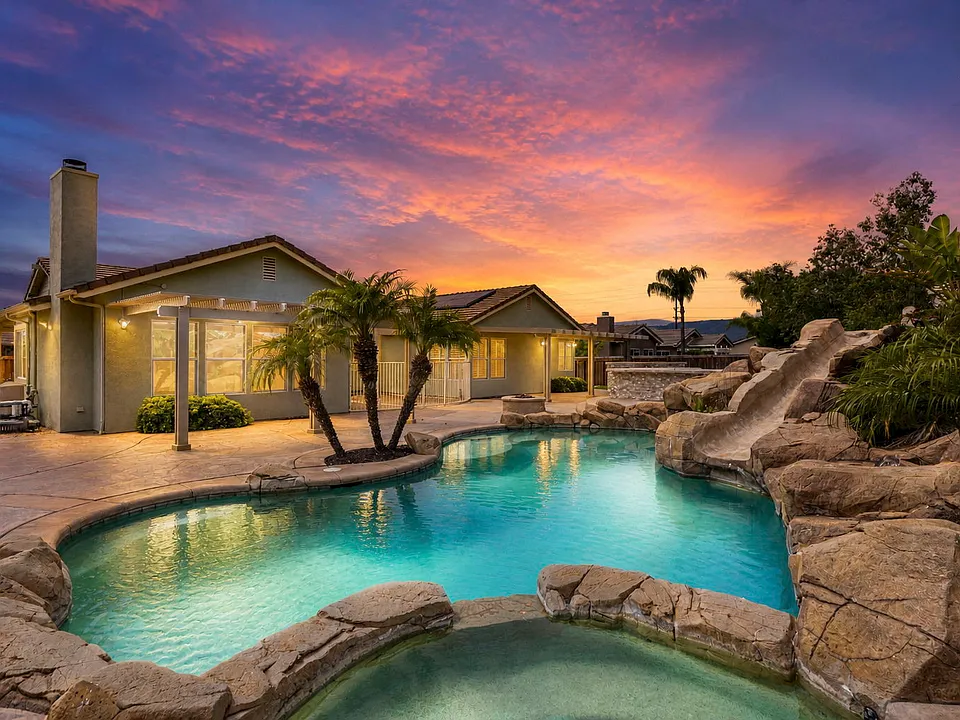 41717 Mesquite Ln