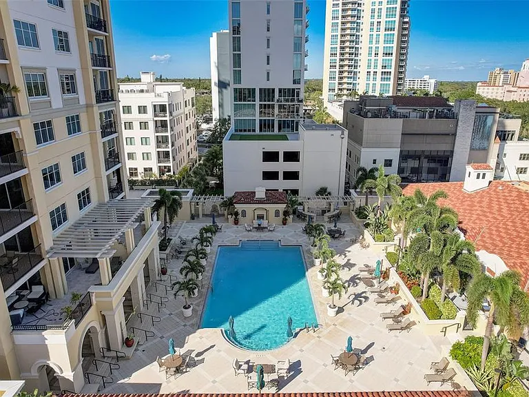300 Beach Dr NE #305 — Photo 49