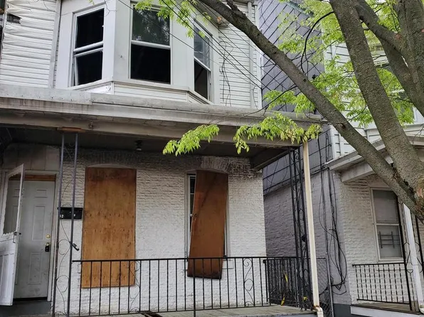 32 Benton St, Trenton, NJ 08609