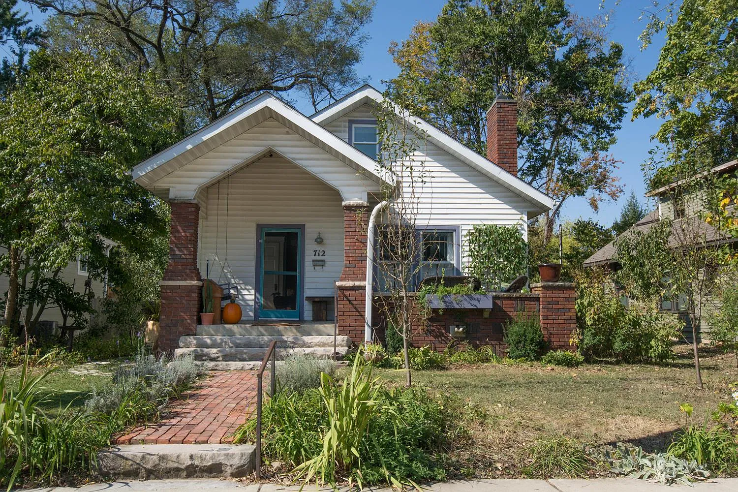 4 bed, 1240 sqft, $4,000 — Photo 1