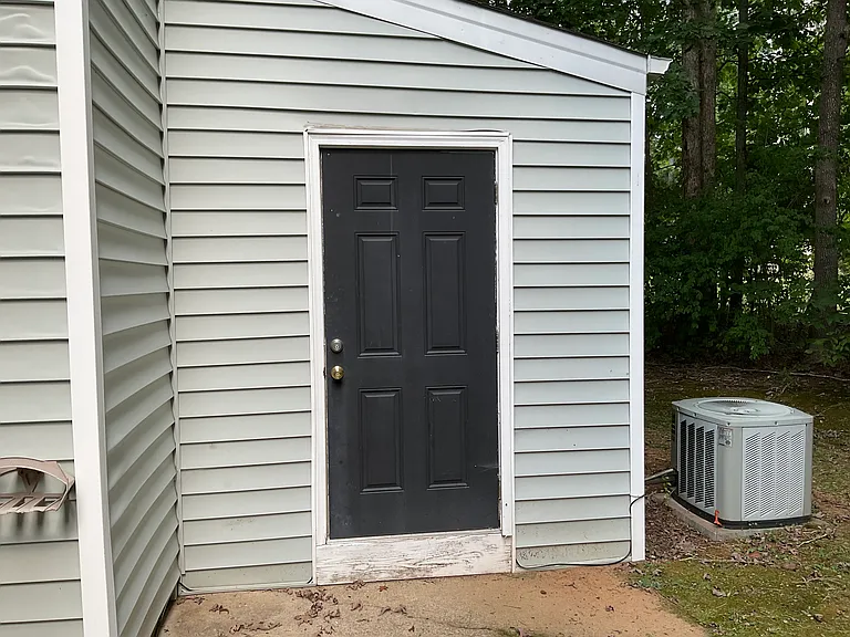 101 Luxon Pl — Photo 35
