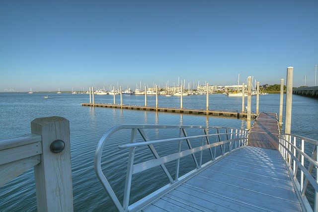 1st image of 213 Yacht Club Dr