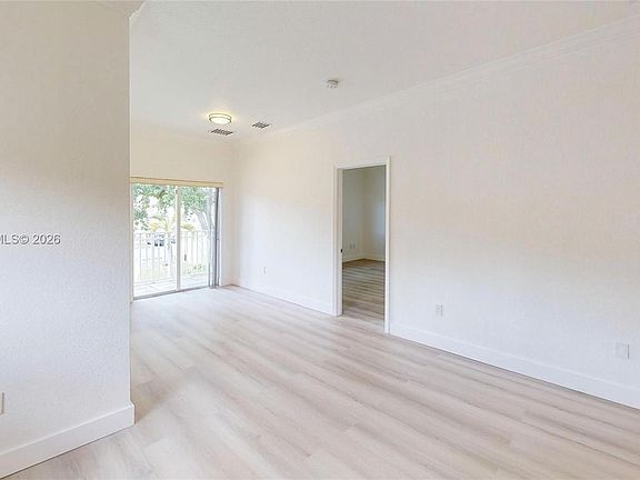 4th image of 372 NE 26th Pl Unit 201