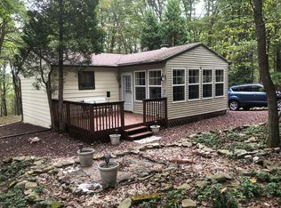 221 Brier Crest Rd, Blakeslee, PA 18610