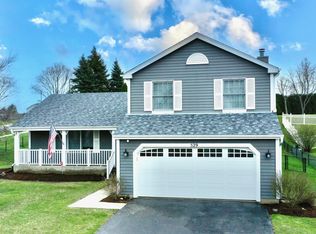 529 Flora Dr, Algonquin, IL