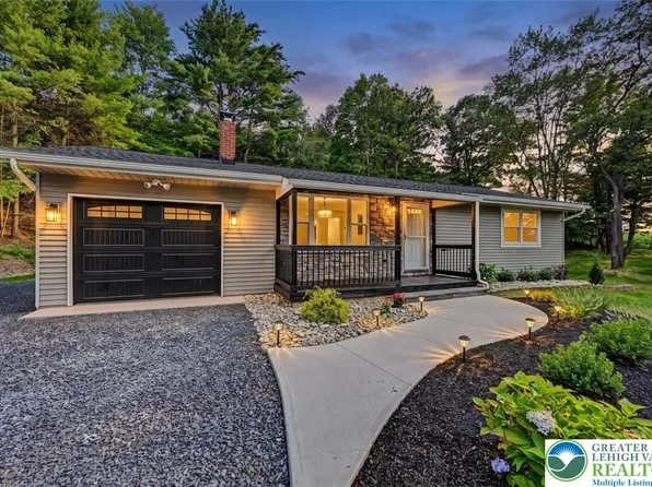 70 Black Bear Cir, Kunkletown, PA 18058