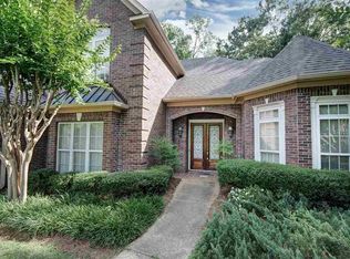 664 Spring Lake Dr, Pearl, MS 39208