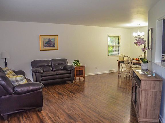 2nd image of 909 Aura Dr