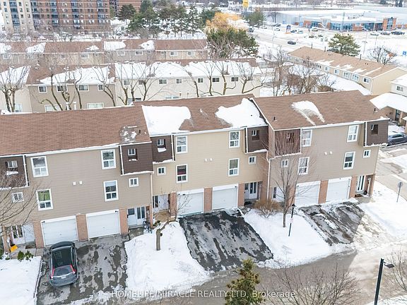 2nd image of 150 Enderby Cres Unit 150