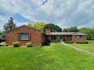 7124 Elmwood Dr, Grand Blanc, MI 48439