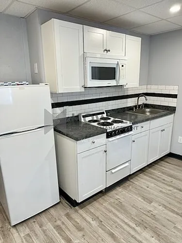 127 Park St #10 Photo 1