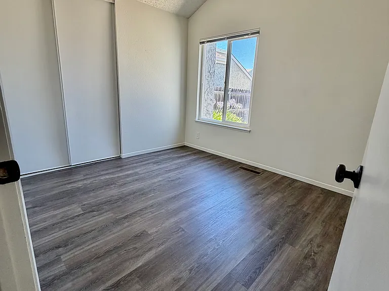 1108 Kelez Dr — Photo 10