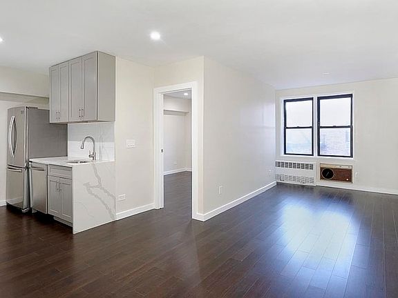 2nd image of 665 Thwaites Pl APT 6Y