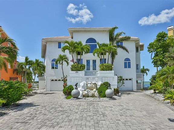 2nd image of 1021 Symphony Isles Blvd