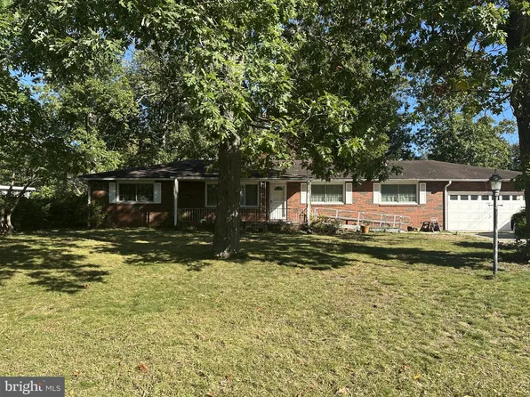 1195 Glenwood Dr, Vineland, NJ 08361