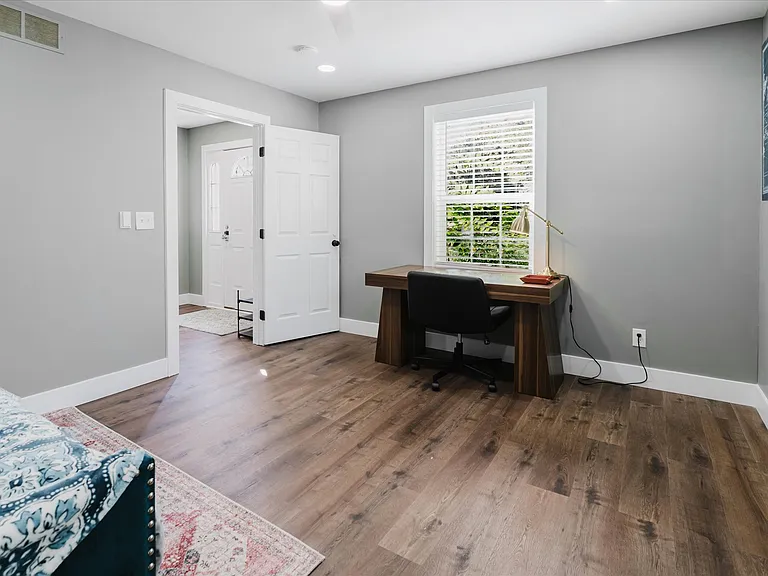 1210 Washtenaw Ave — Photo 19
