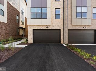 1612 Fellowship Sq, Reston, VA 20190