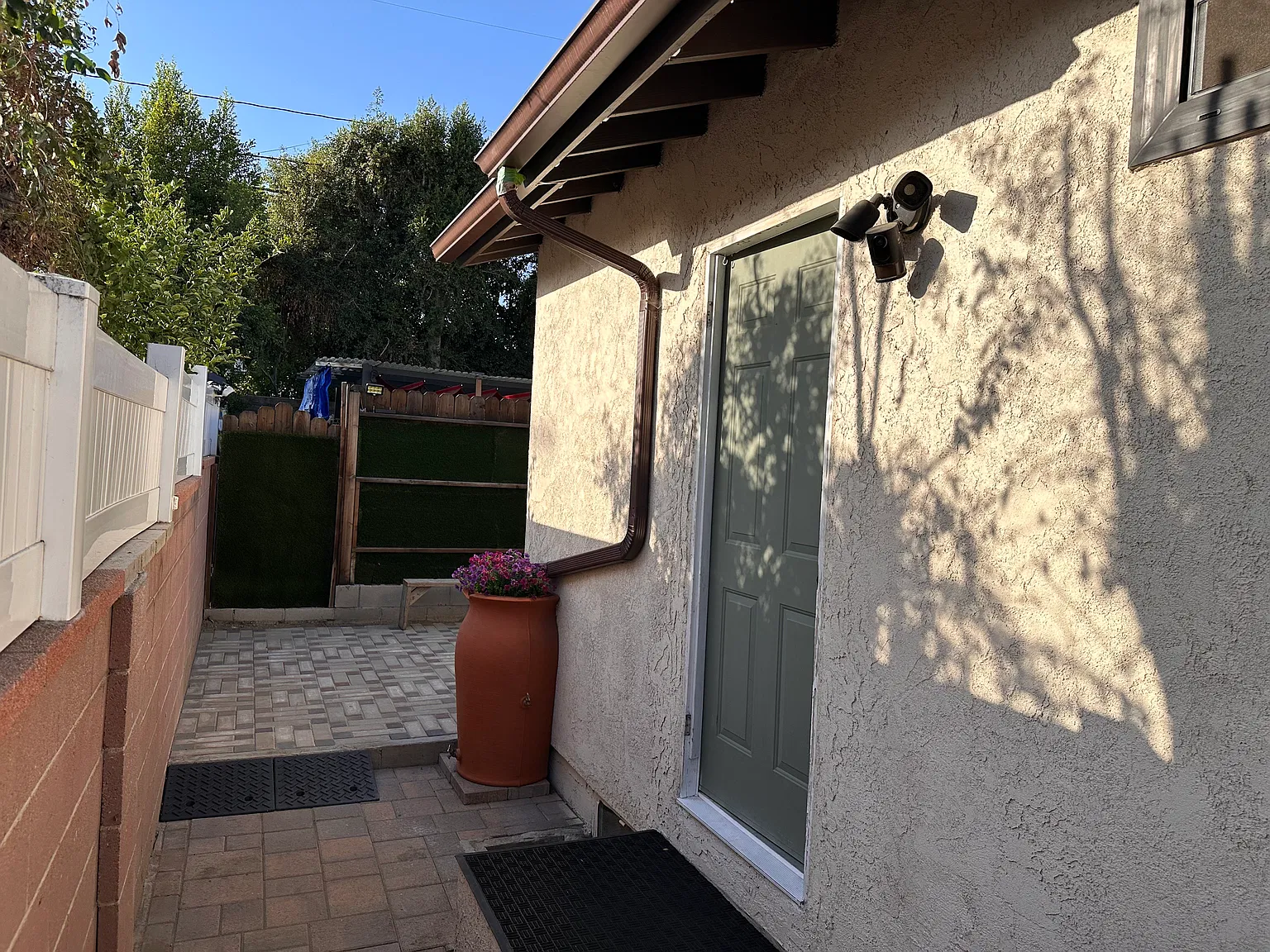 Studio, 560 sqft, $1,950 — Photo 2