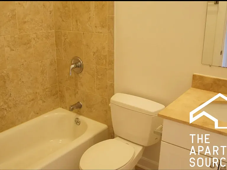 4715-27 N Sheridan Rd #4715-22S — Photo 6