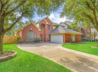 926 Pointe Loma Dr, Sugar Land, TX 77479