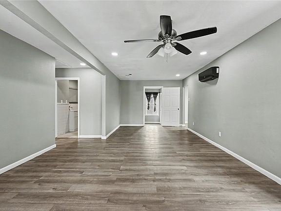 5th image of 2729 Elizabeth St