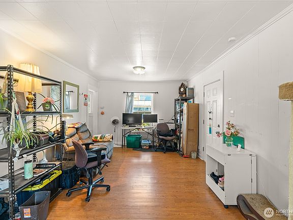 5th image of 921 Ramer Avenue