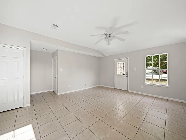 1626 Dove Run — Photo 3