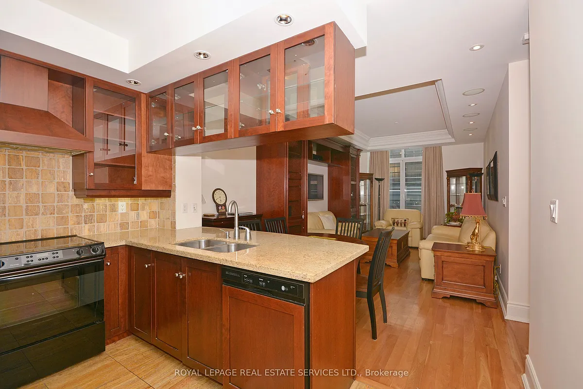 Building Photo - 10 Bellair St #301
