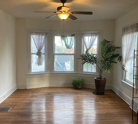 4th image of 553 Stratford Ave #1