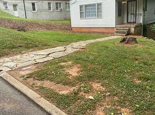 303 Patterson St, Morganton, NC 28655