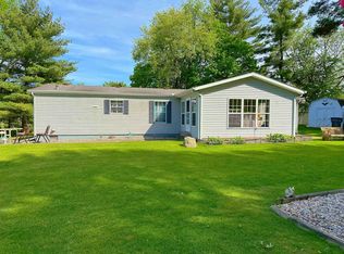 107 E Wolcott St, Wolcottville, IN 46795