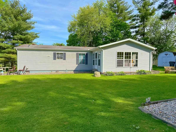 107 E Wolcott St, Wolcottville, IN 46795