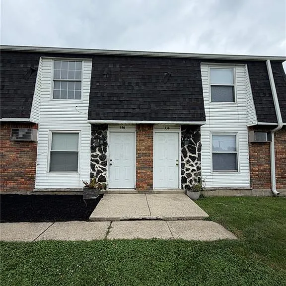 338 Grove St — Photo 1